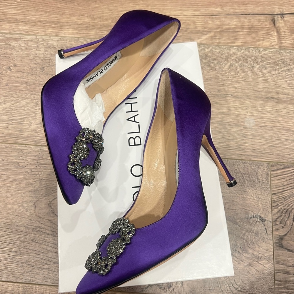 Manolo Blahnik Purple Heels with Embellished Buckle - Picture 3 of 6